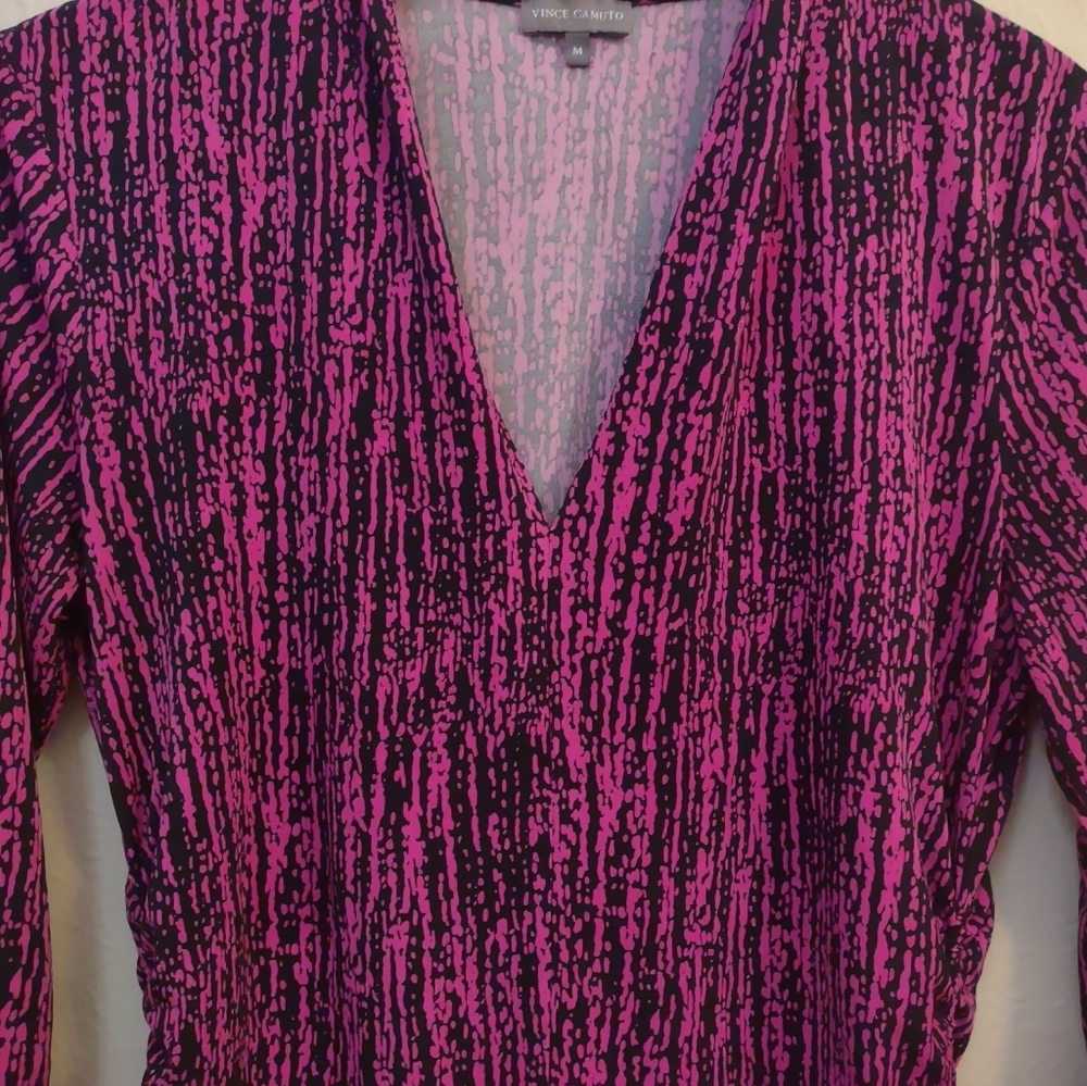 Vince Camuto Fuchsia Black Abstract Ruched Sides Stretch V-Neck 3/4 Sleeve Top - Picture 9 of 13